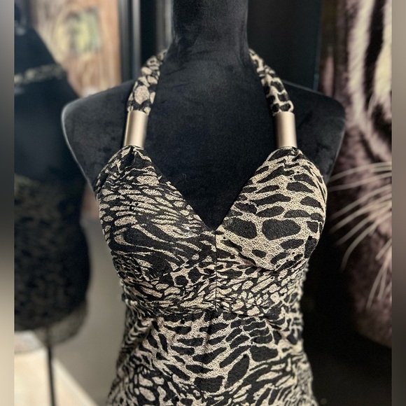 (EUC) CUTE BLACK AND TAN HALTER TOP SZ M - Picture 1 of 8